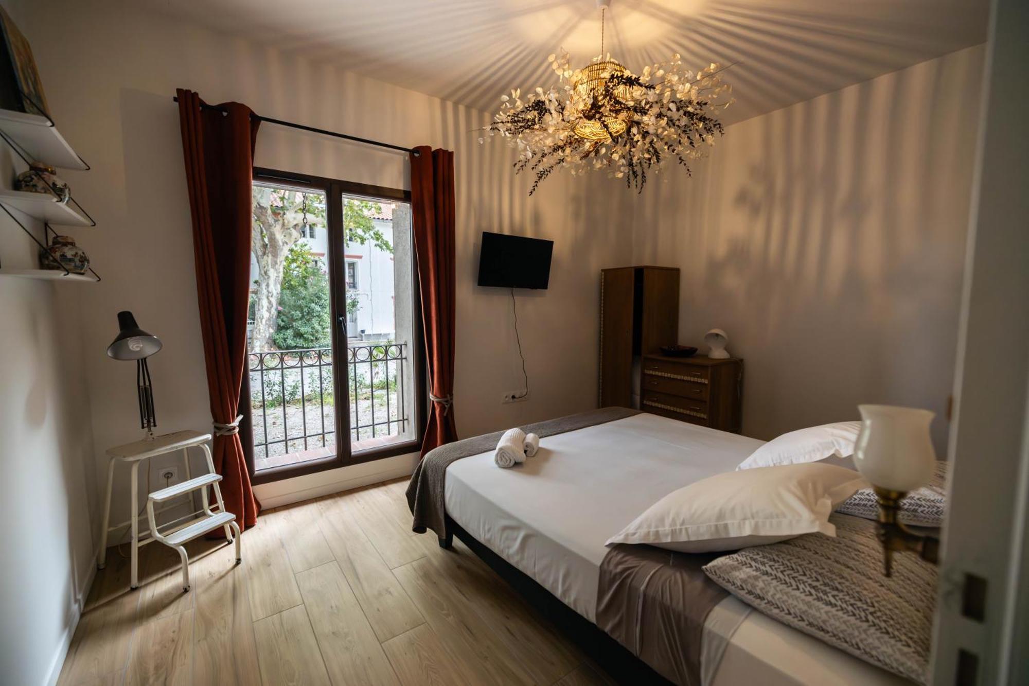 Gites Du Castell De Bles Saint-Genis-des-Fontaines Phòng bức ảnh